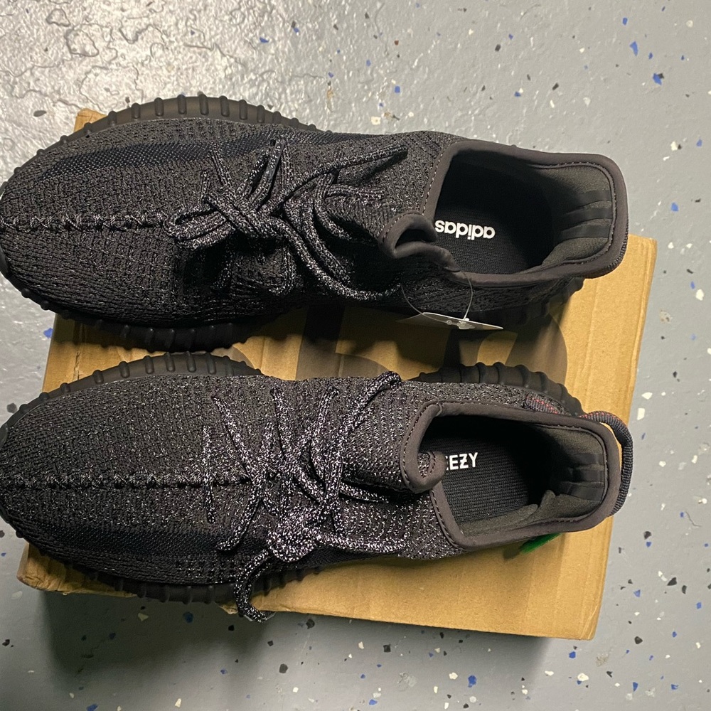Kanye West Yeezy Static Black Reflective size 10